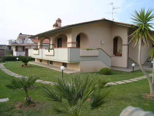 VILLA A SCHIERA per VACANZE a FOLLONICA  PRATORANIERI